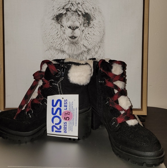 Black booties - Picture 2 of 3